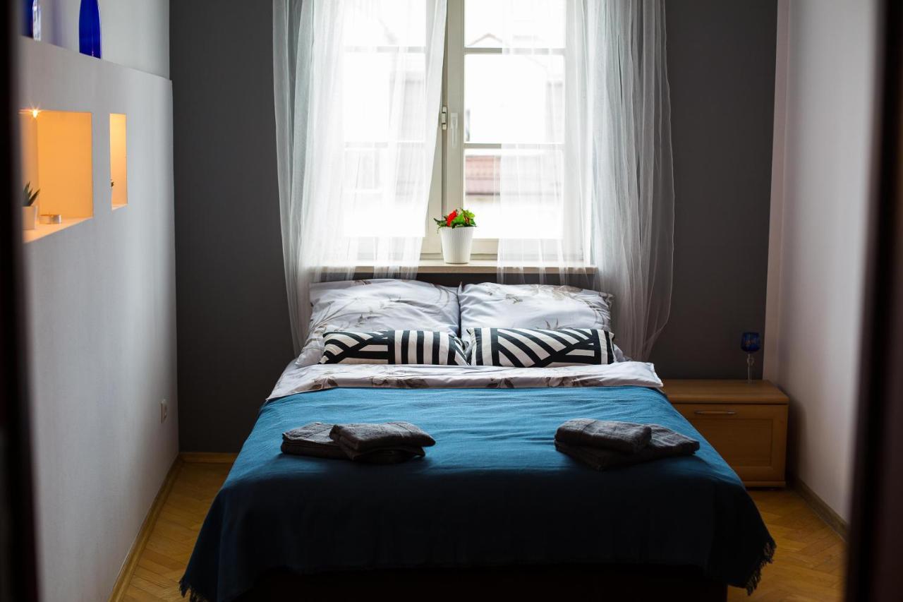 V Hostel Варшава Экстерьер фото