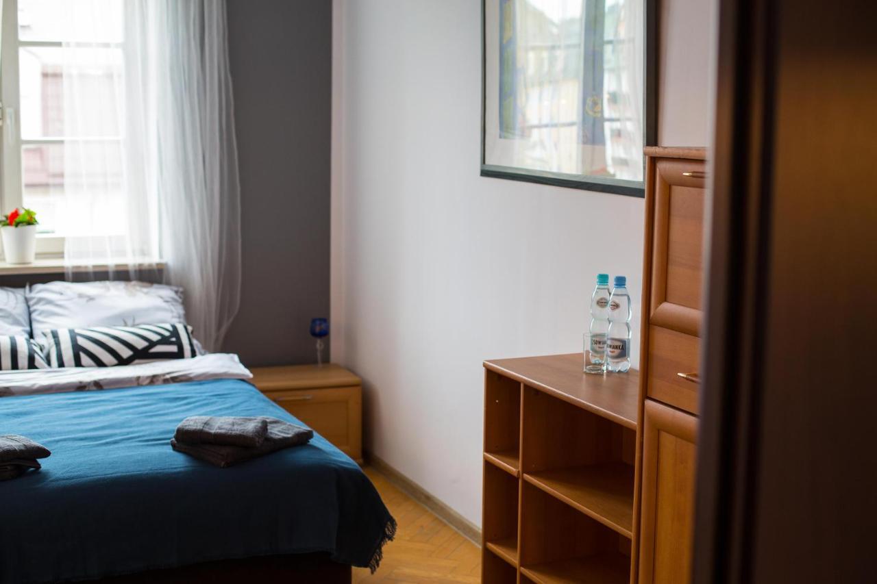 V Hostel Варшава Экстерьер фото