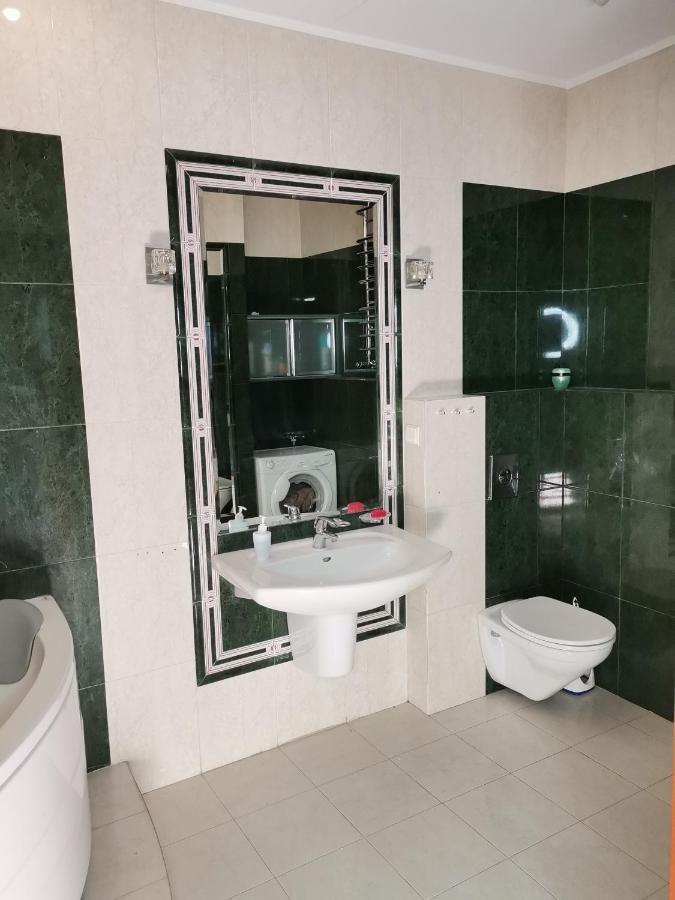 V Hostel Варшава Экстерьер фото
