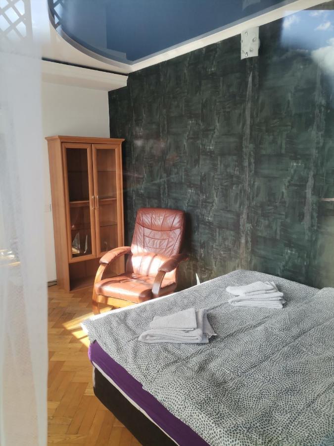 V Hostel Варшава Экстерьер фото