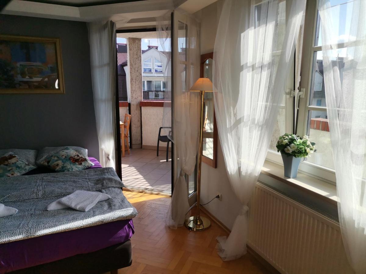 V Hostel Варшава Экстерьер фото